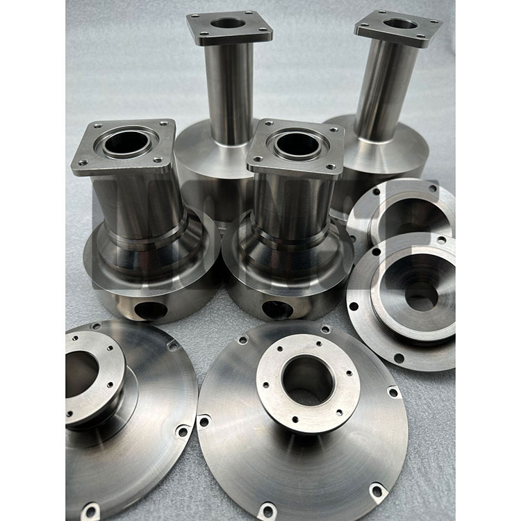 Mengapa memilih bagian titanium peralatan laut untuk peralatan laut?