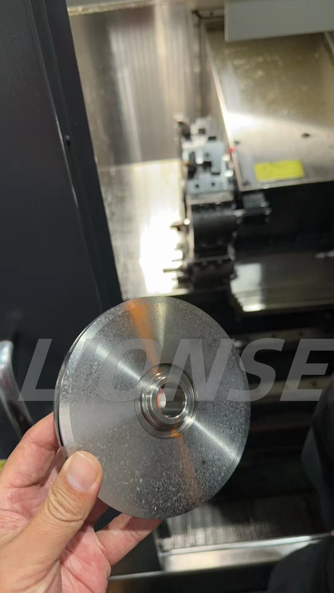 Apa aplikasi paduan titanium di industri otomotif?