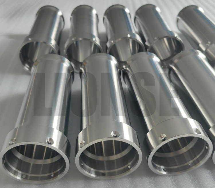 Mengapa titanium merupakan bahan yang ideal untuk rekayasa kapal?