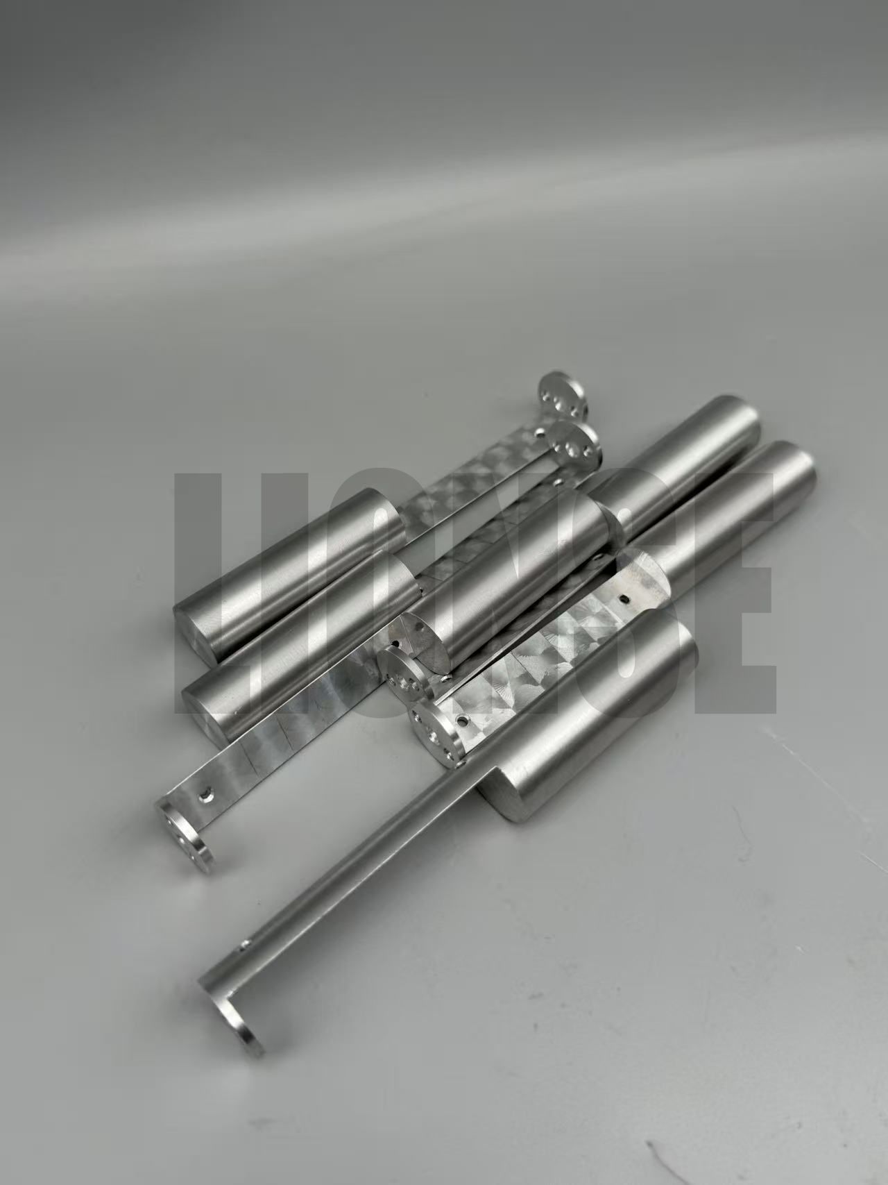 Dapatkah konektor aluminium mengatasi masalah koefisien muai panas yang tidak sesuai?