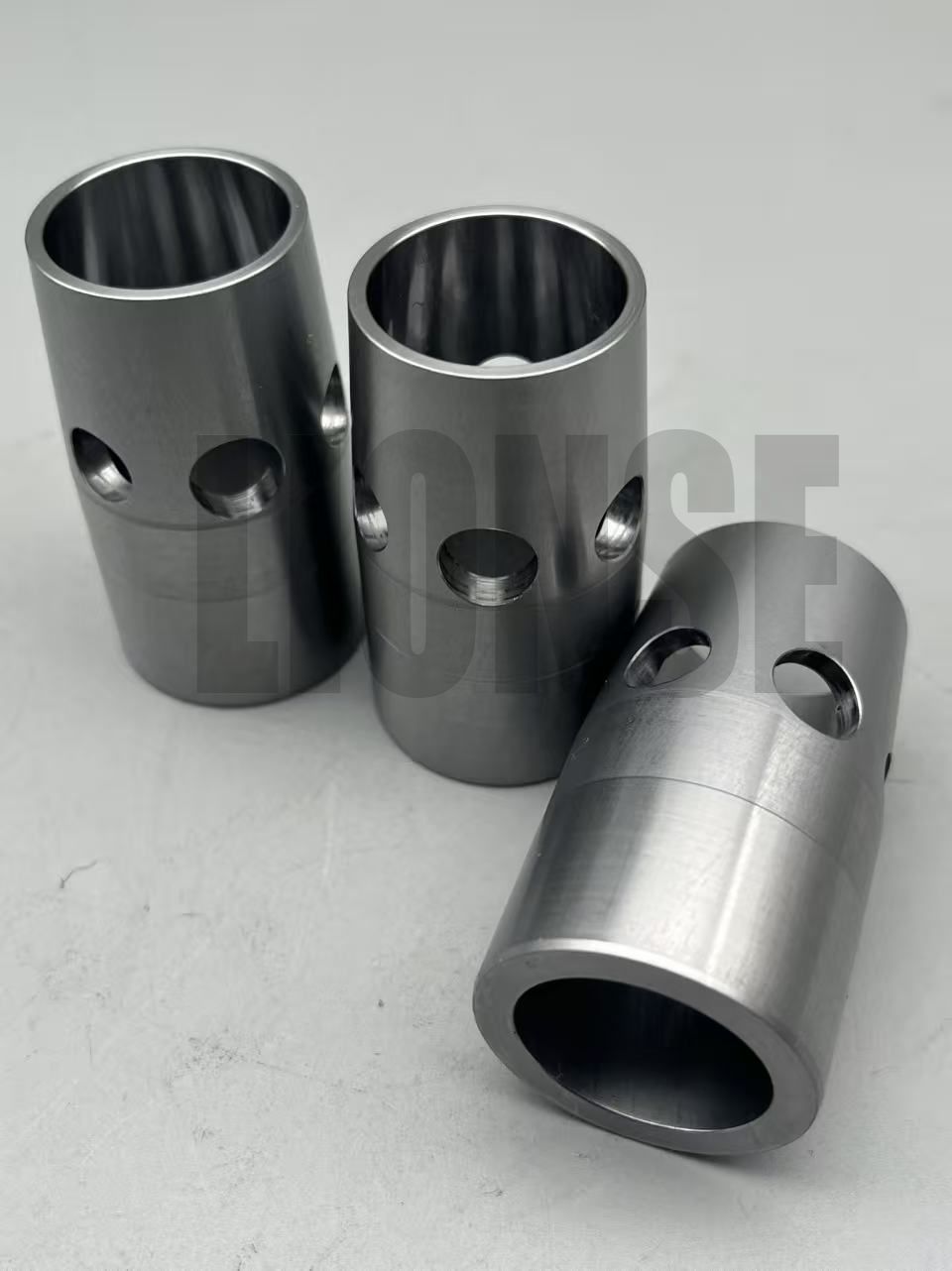 Apa Perbedaan Antara Bushing dan Selongsong?