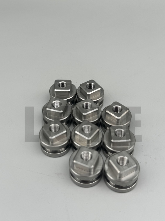 Mur Persegi Pengunci Paduan Titanium
